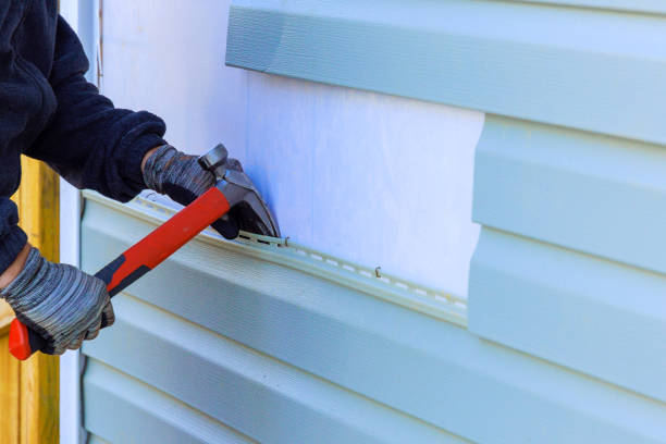 Reliable Emergency Siding Repair contractor in Hartford, IL by Squared Siding